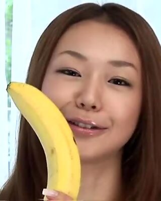 Serina Hayakawa sıcak dudaklarını wth'i memnun ediyor