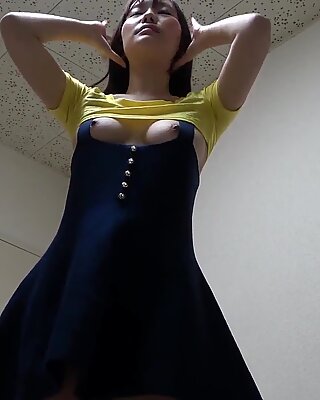 Naked Japanisch Sarina Kurokawa wird gekleidet