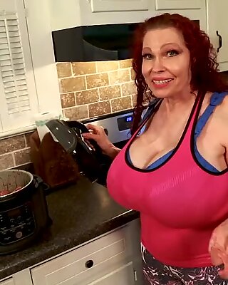 حار Youtuber مع ضخمة الثدي تيدي باريت في مطبخ