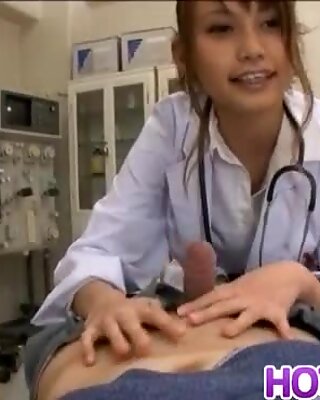 Arisa really wants cum in mouth from her patient