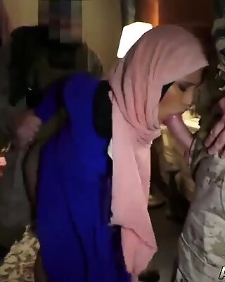 Arabisk dans och mogen mamma lokalarbete tjej